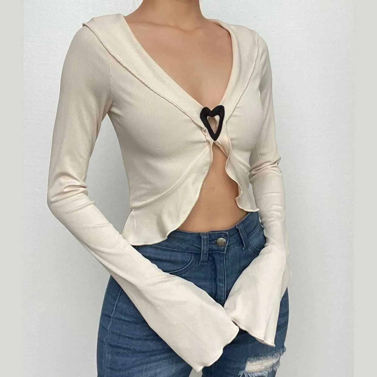 Ribbed flared sleeve heart applique ruffle v neck crop top