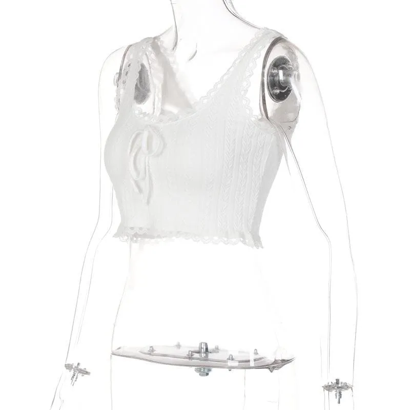 Textured lace hem solid u neck sleeveless crop top