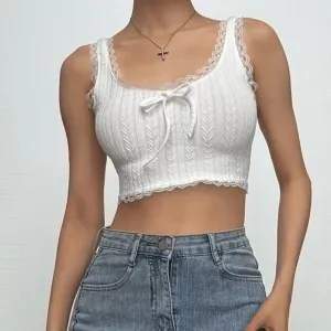 Textured lace hem solid u neck sleeveless crop top